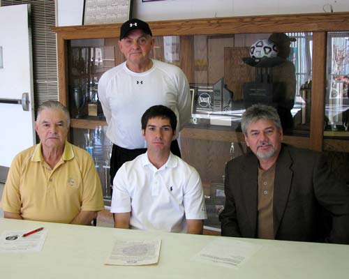 Seated (l to r): Men's Golf Coach Dr. Jerry Wilcoxson, Josh Thomas and Glenn Thomas, father. Standing AD Glenn Hayes.