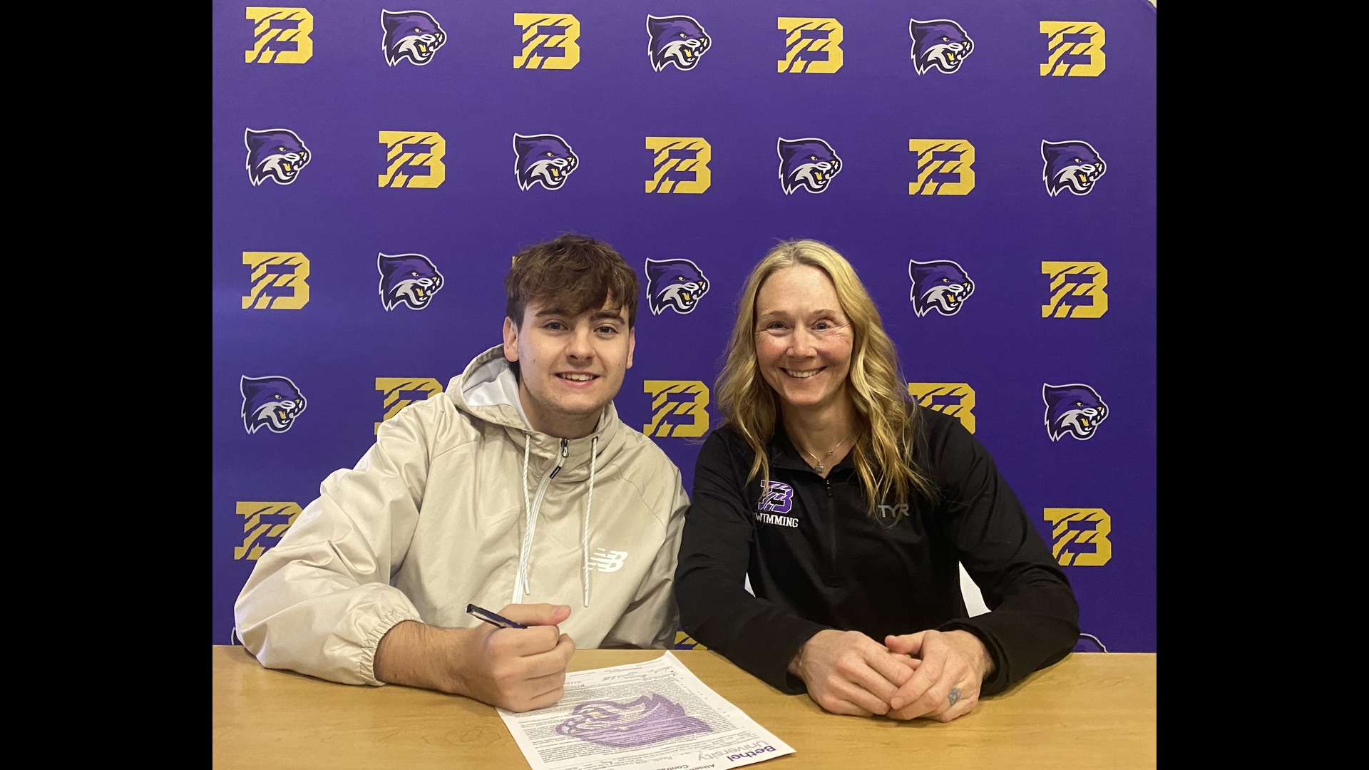 Men&rsquo;s Swimming Signs Lautaro Caspe